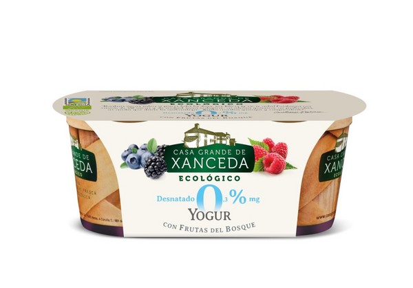 Yogur cremoso ecológico desnatado con frutas bosque XANCEDA